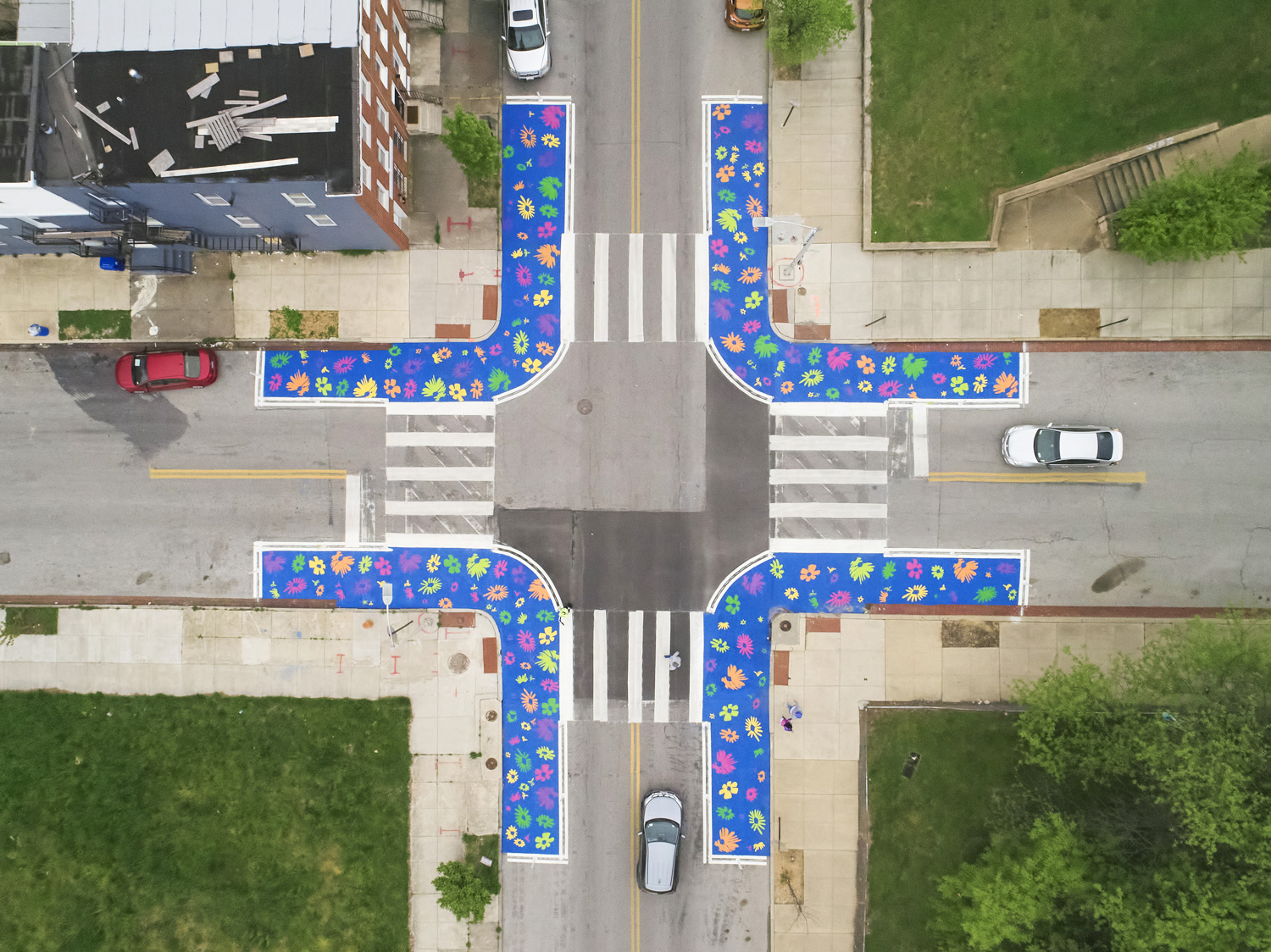 Surrounding a school with safe crossings