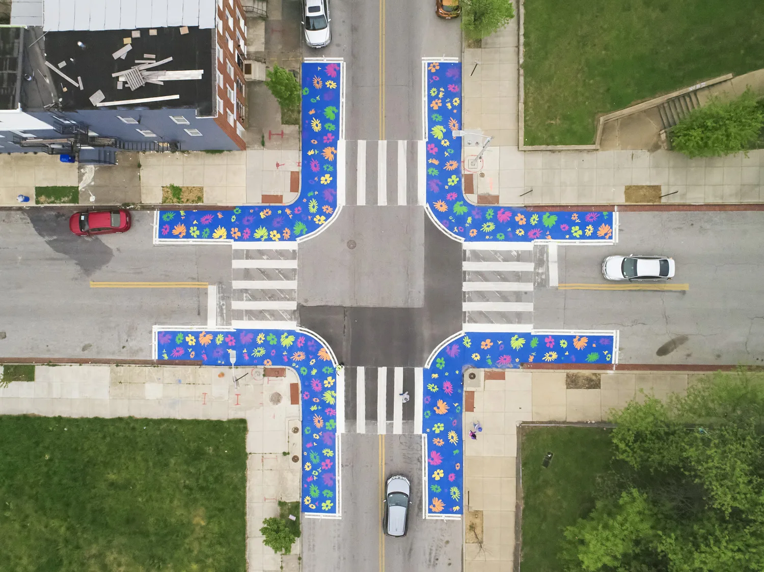 Surrounding a school with safe crossings