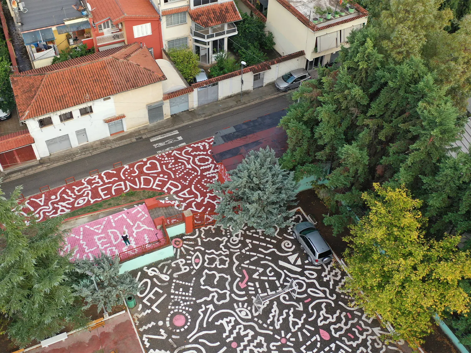 Top capture of art work in Tirania