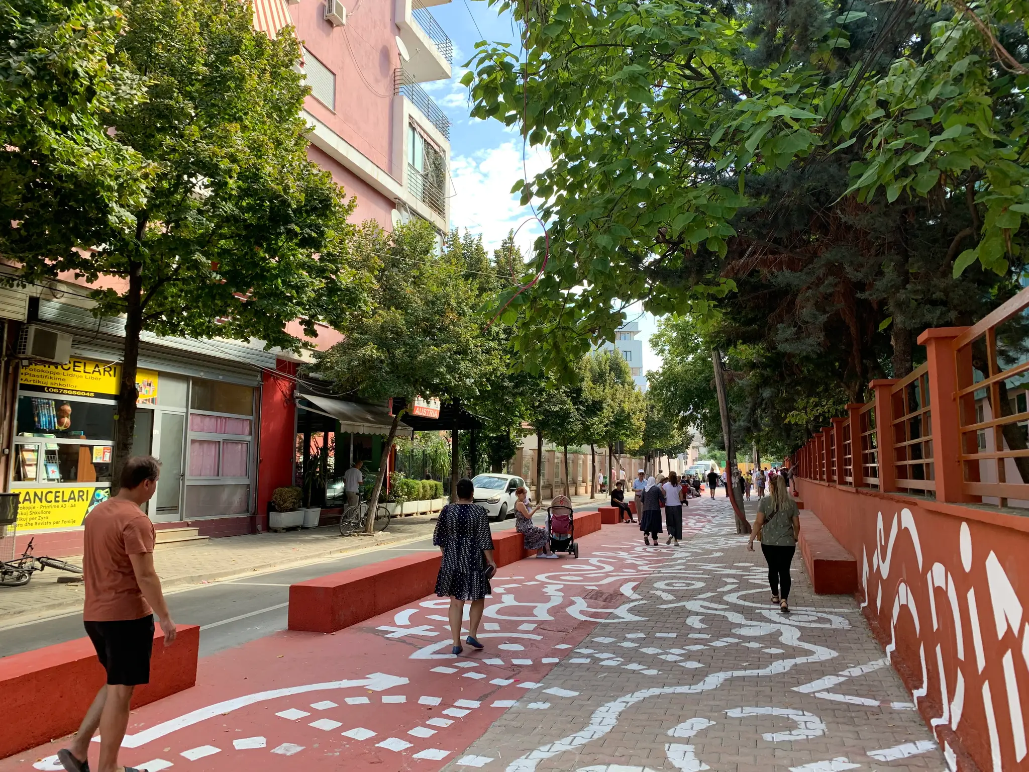Tirana asphalt art