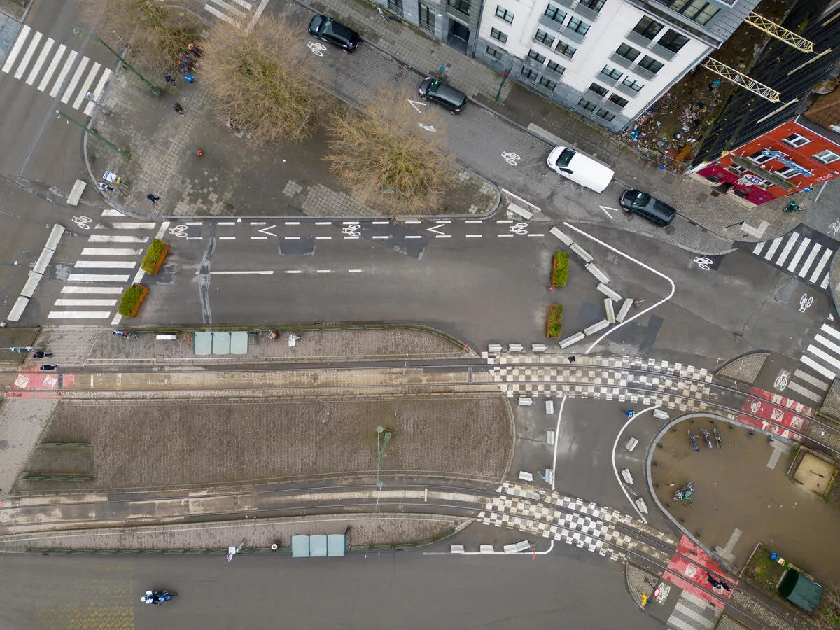 Asphalt Art Brussels Before After Comparison