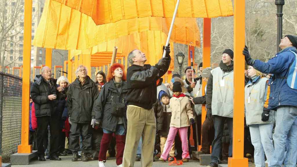 Photo of Mike Bloomberg at The Gates public art exhibit in Central Park.