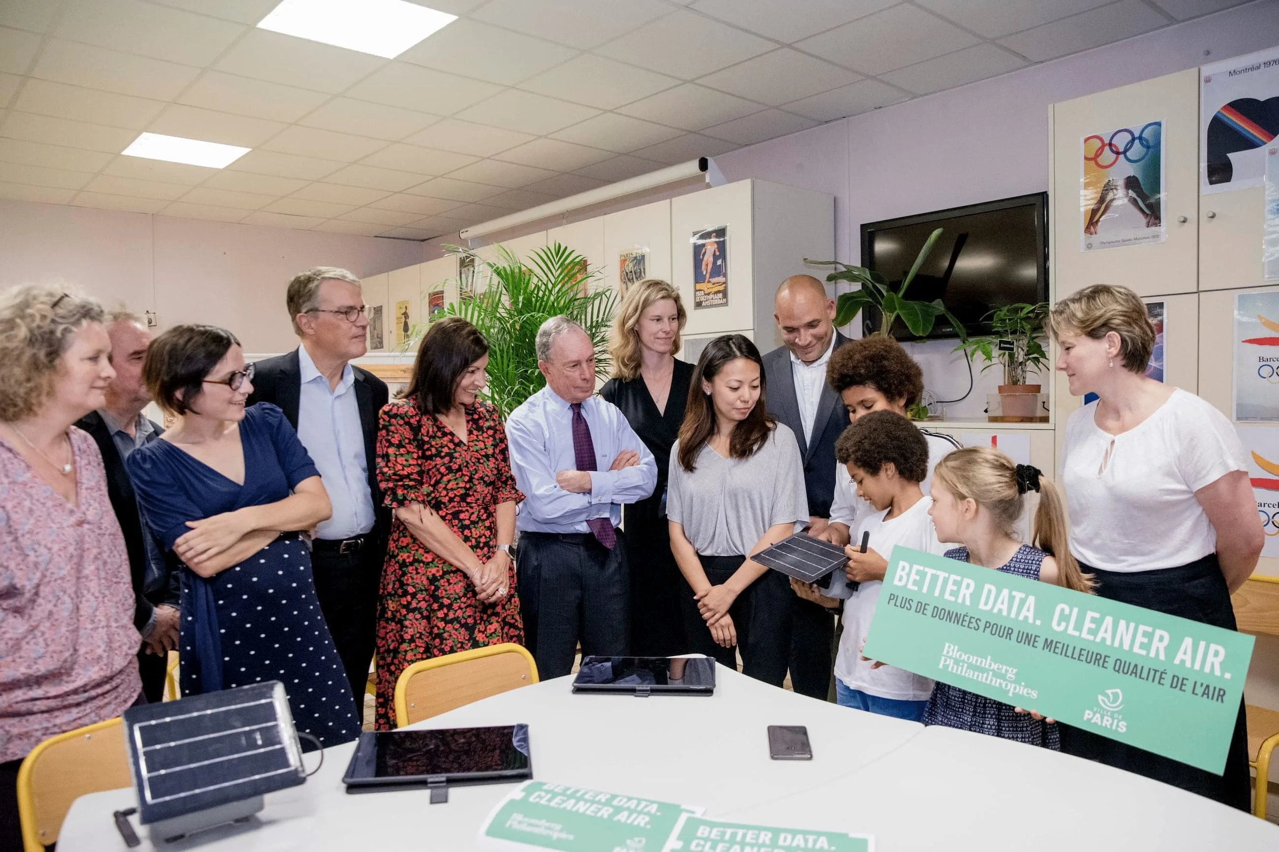 Mike Bloomberg joins Paris Mayor Anne Hidalgo to unveil a partnership between Bloomberg Philanthropies and the city of Paris to improve air quality and better understand pollution patterns throughout the city.