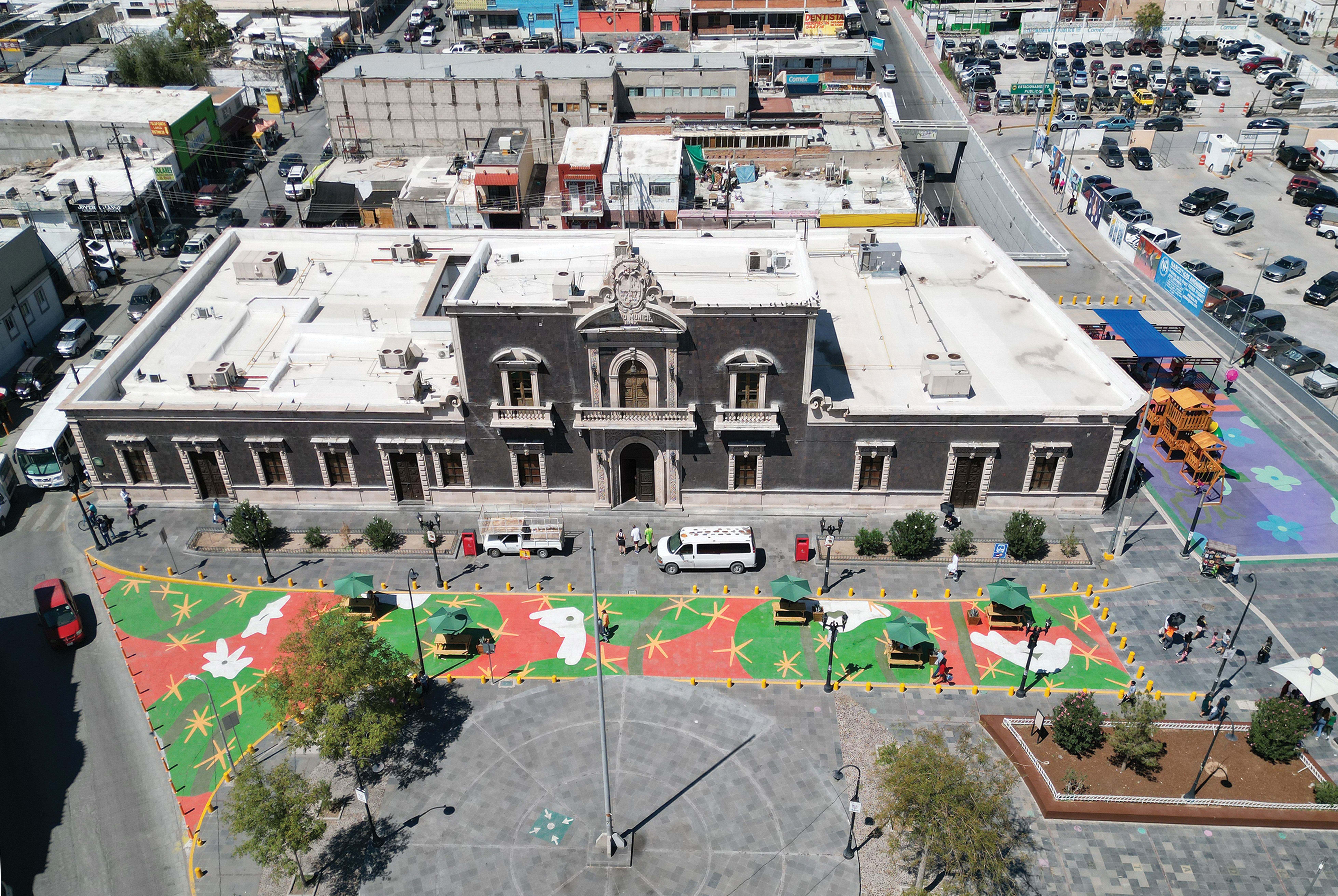 The Before stage. Murals by artists Sebastián Cuevas and Camilo Huinca revitalize public spaces in the historic center of Juárez, Mexico.