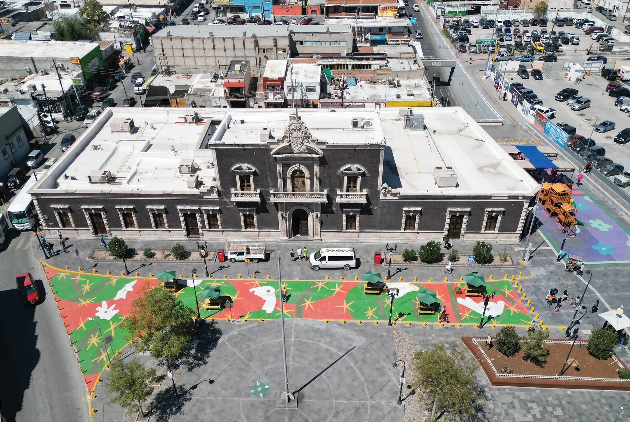 The Before stage. Murals by artists Sebastián Cuevas and Camilo Huinca revitalize public spaces in the historic center of Juárez, Mexico.