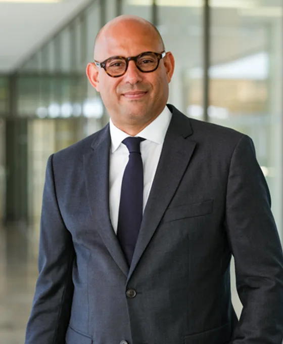 Simon Stiell bio photo