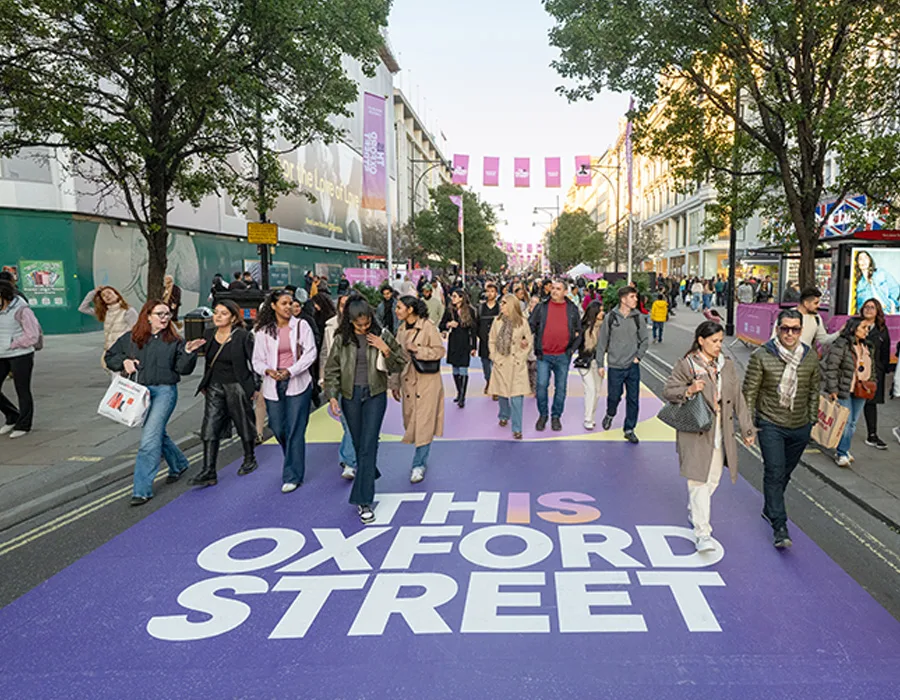 London tests a one-day pilot closing Oxford Street to vehicle traffic with support from Bloomberg Associates.