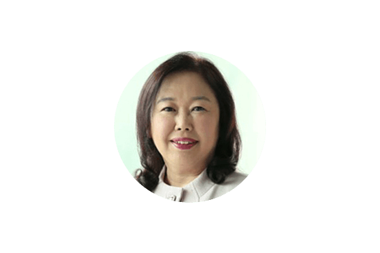 SS_Female_Private_Banking_Headshots_550x367_mask_Gea_Tho_Hong