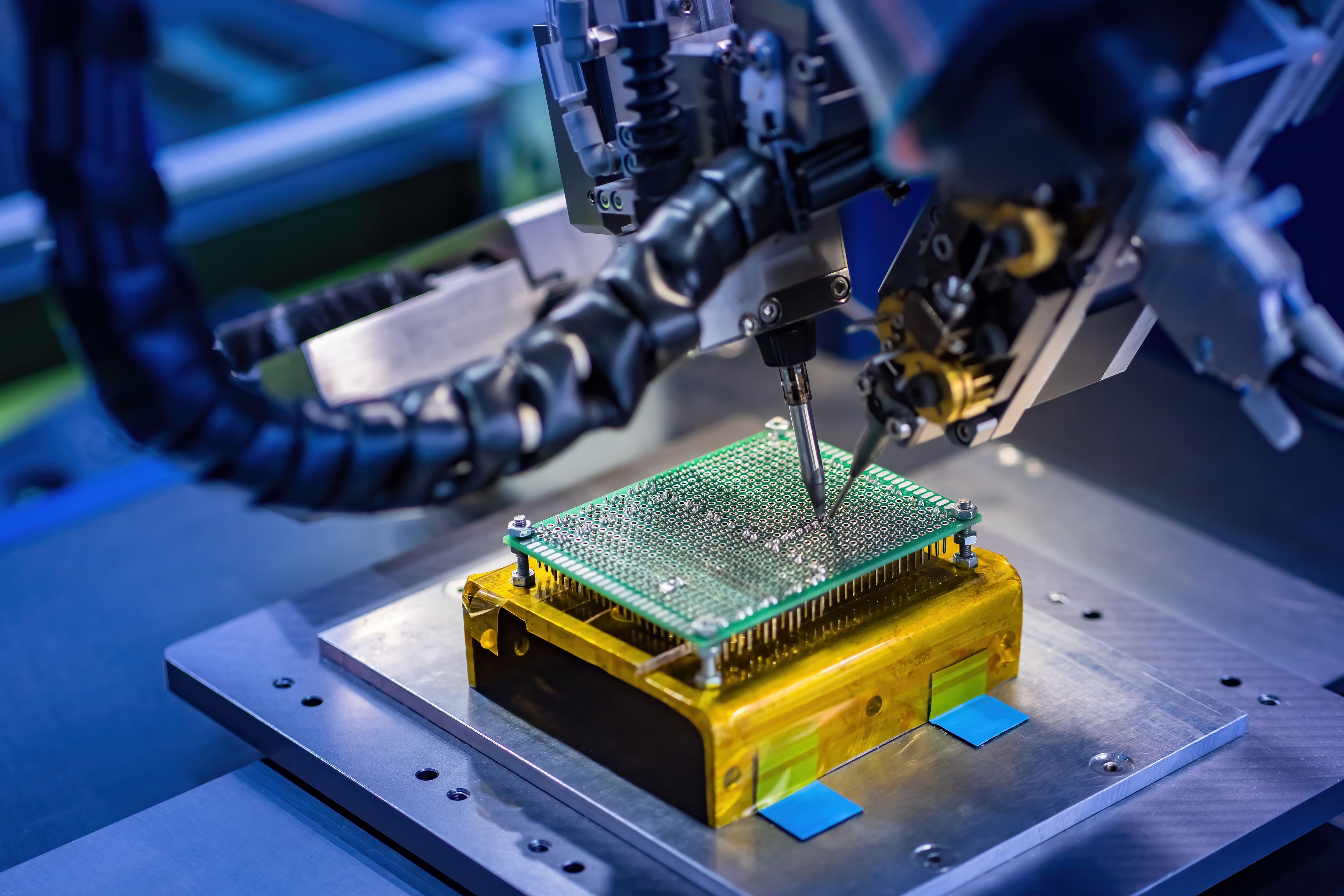 Soldering transistor microcircuit