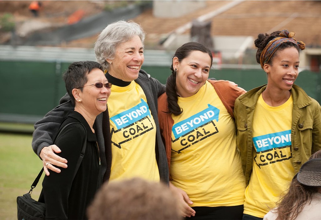 Beyond Coal volunteers rally in Los Angeles, California. Photo credit: Sierra Club