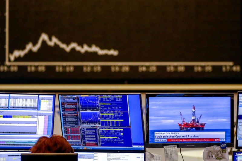 Trading desk