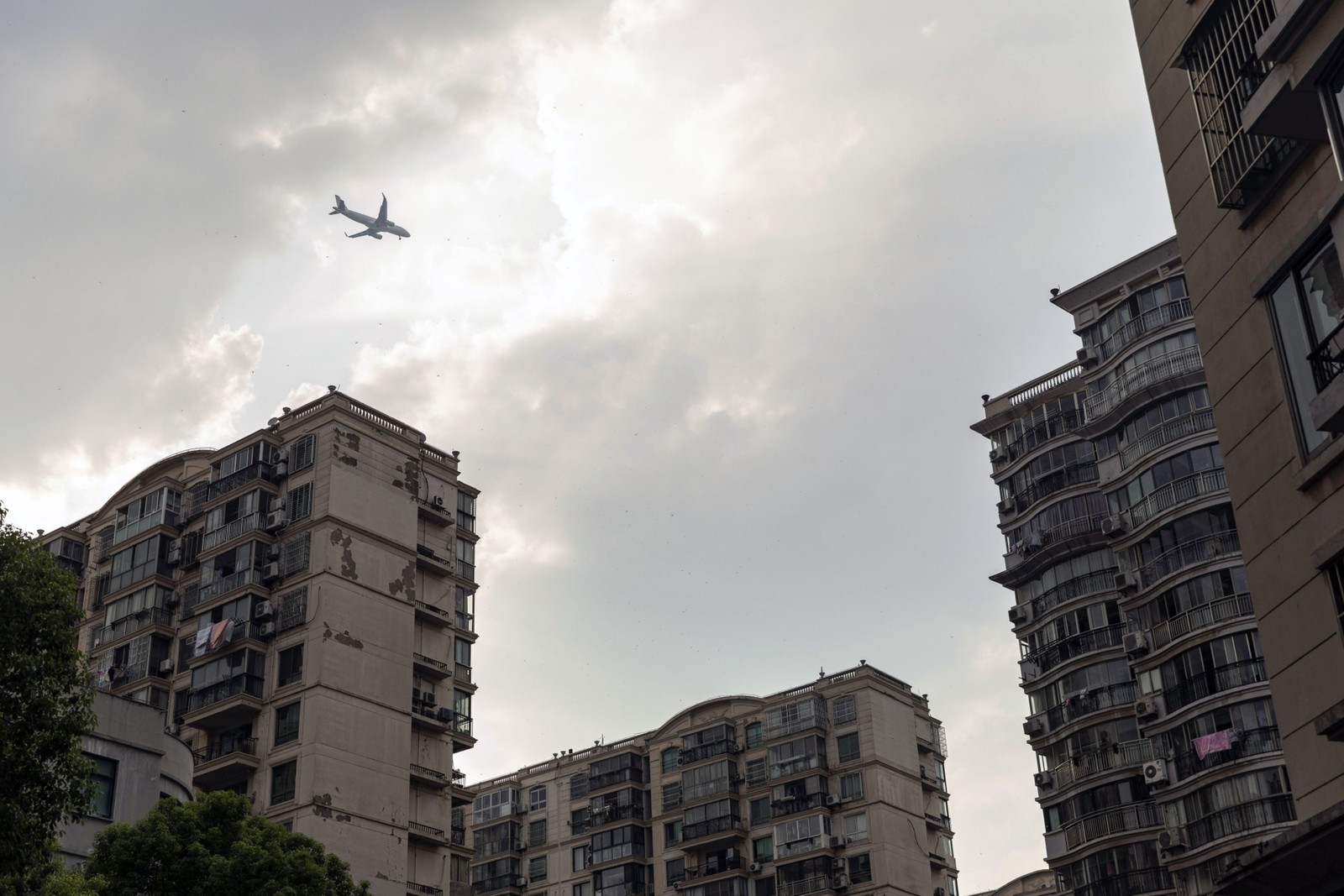 China’s money markets ease as PBOC acts to avoid liquidity shock | Insights | Bloomberg Professional Services