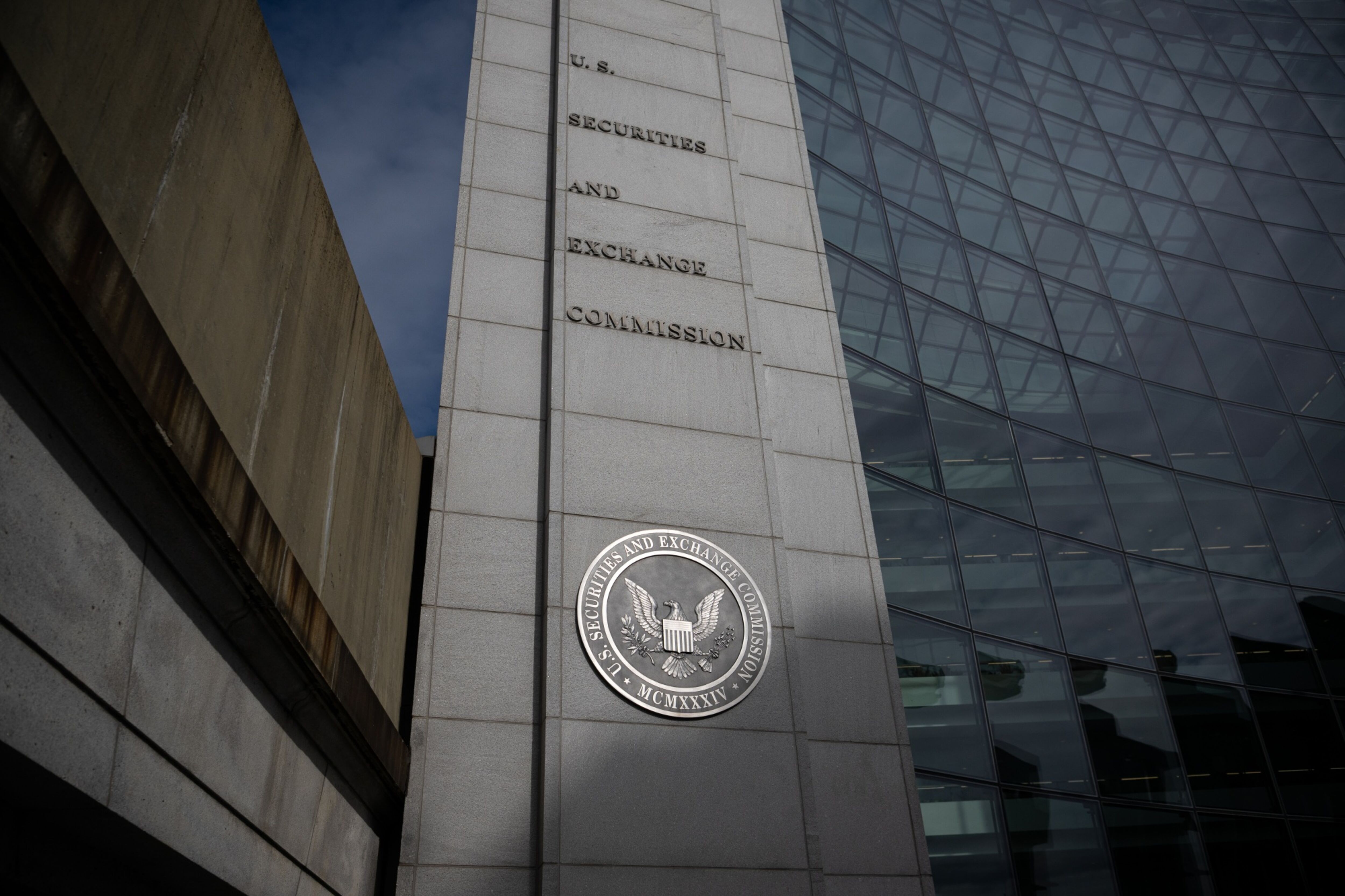 Letter wars: SEC’s proposed changes get thousands of pros, cons | Insights | Bloomberg Professional Services