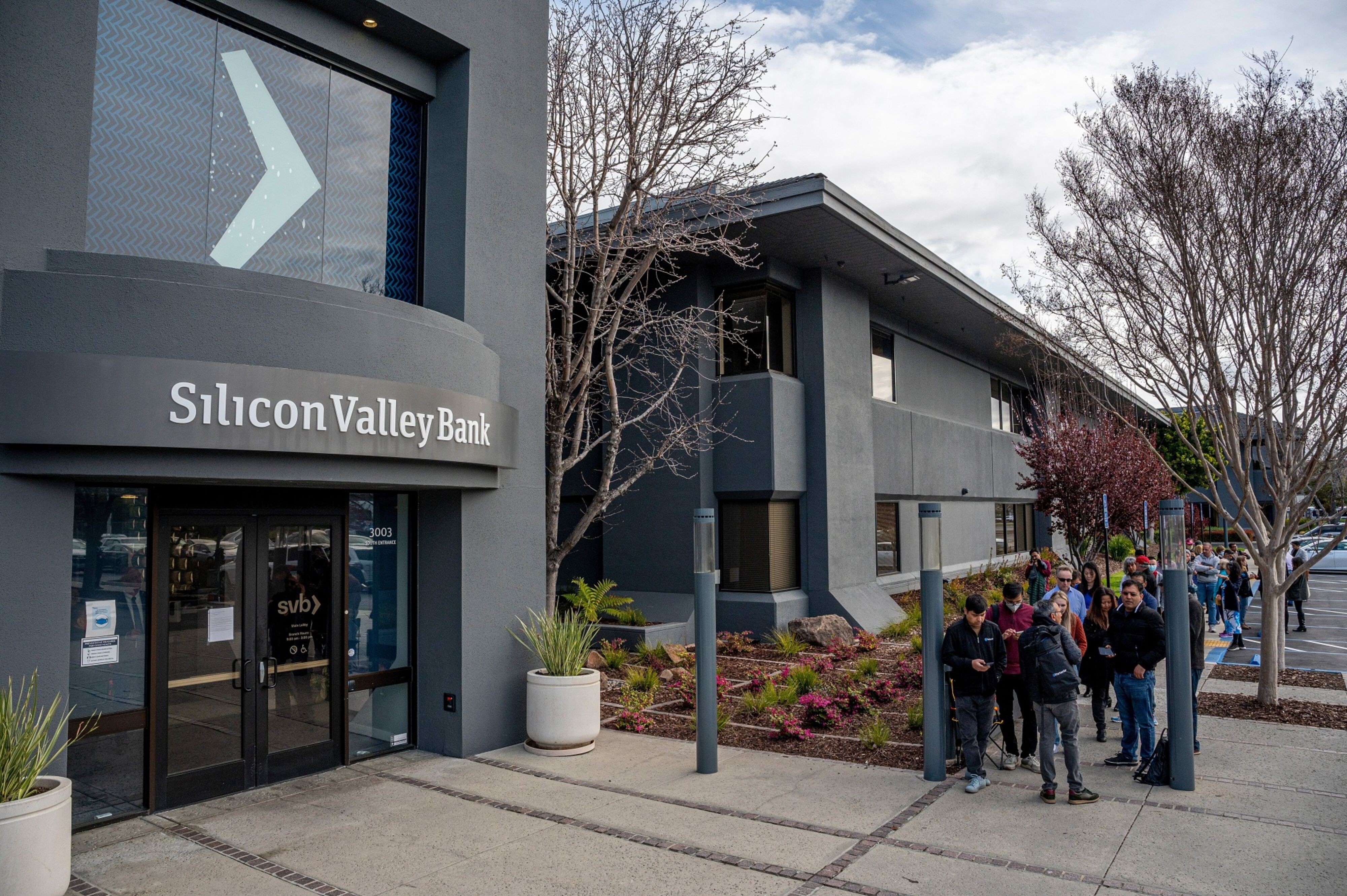 SVB backstop likely warrants new regional banks’ rules scrutiny | Insights | Bloomberg Professional Services