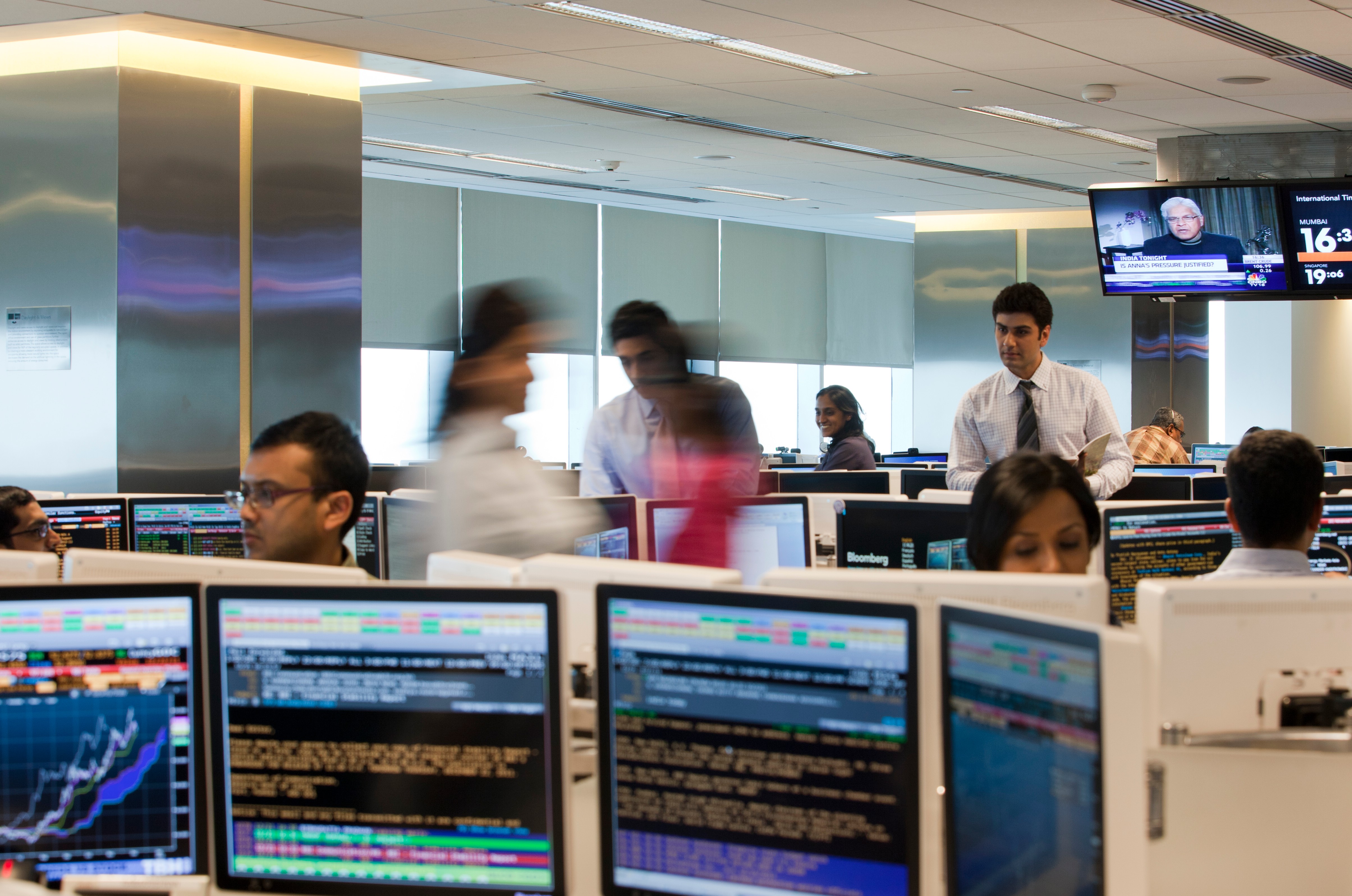 SEC pressured from all sides as climate rule awaits finalization | Insights | Bloomberg Professional Services