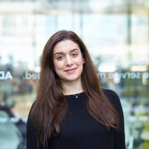 kat Katerina Domenikou is a Senior Software Engineer for the Data Services, Platform Scale & Reliability team at Bloomberg and a chapter co-lead of the Bloomberg Women in Technology (BWIT) chapter in London.
