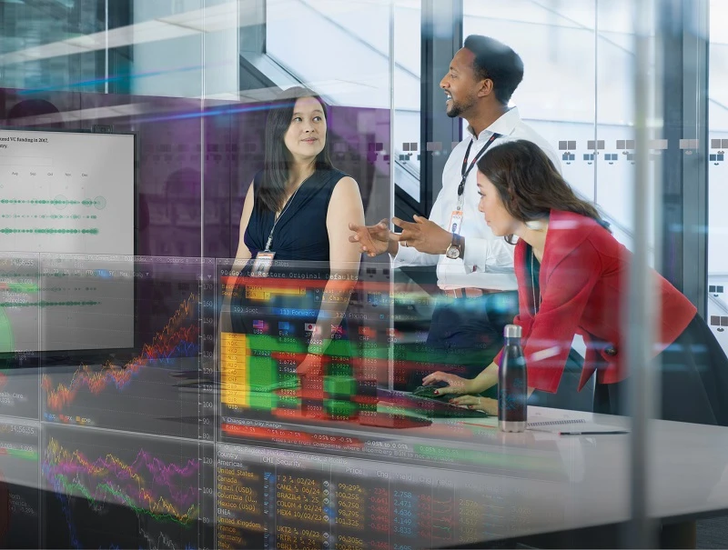 LO_Brand_group_2 Three coworkers in a meeting