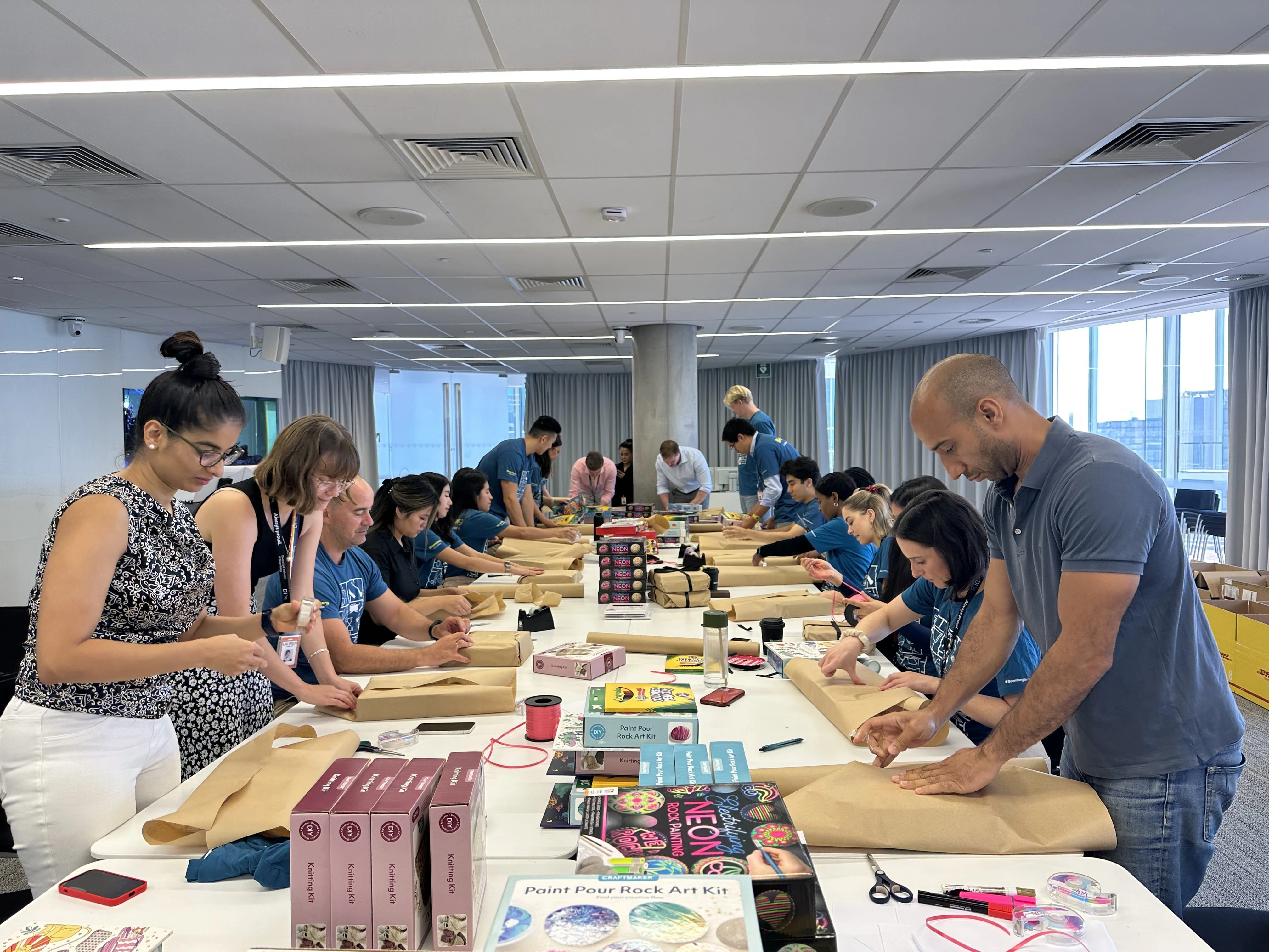 Bloomberg is proud to support the GO Foundation. The Bloomberg team at Garma Festival hosted by the Yolngu people in northeast Arnhem Land. Bloomberg’s Sydney office frequently hosts events as part of our commitment to reconciliation. Employee volunteers gift-wrapped 634 school welcome packs donated to Aboriginal & Torres Strait Islander school children for 26 January as part of our Best of Bloomberg (BOB) program.