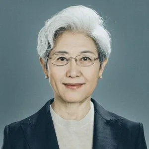 傅莹  