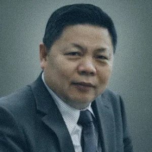 Yi-Long Wu