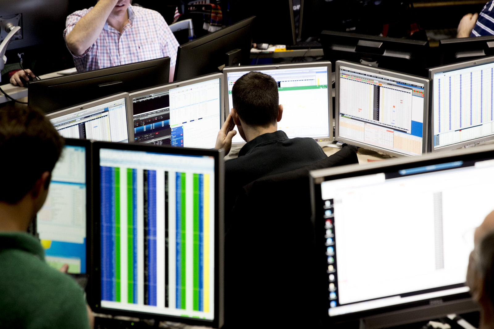Automação do trade em renda fixa e sua utilização em condições de mercado turbulentas