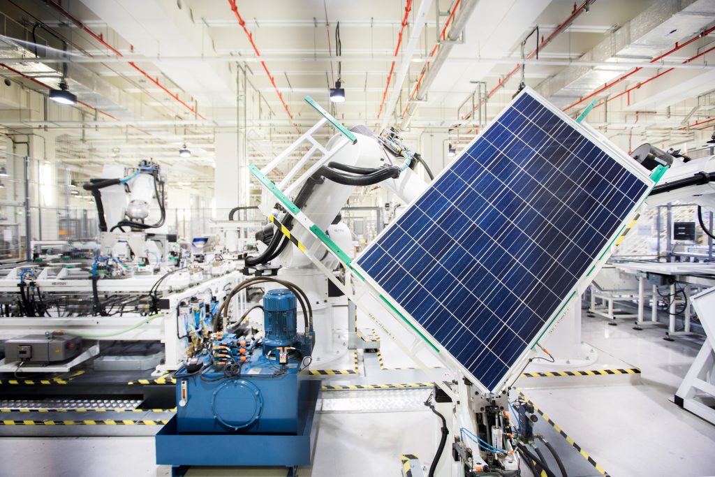 Big Bets' in Energy Targeted by the Bezos's $10 Billion Earth Fund