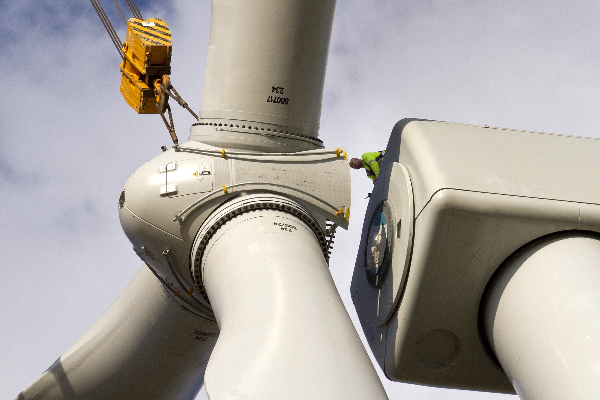Wind Turbine Prices in U.S. Plummet Faster Than Globally BloombergNEF