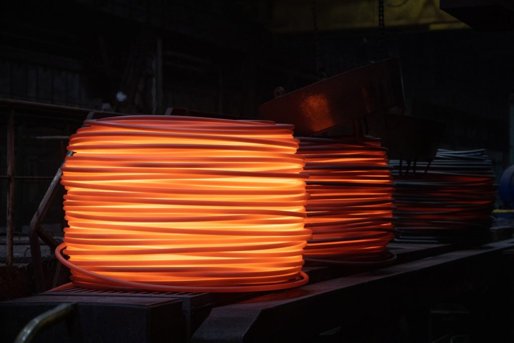 https://assets.bbhub.io/professional/sites/24/Steel-Production-1024x683.jpg