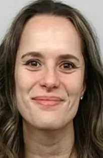 Photo of Vivian Gomiero